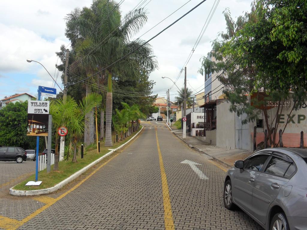 Pousada Familiar Vilage Bed & Breakfast Homestay Volta Redonda Exteriör bild